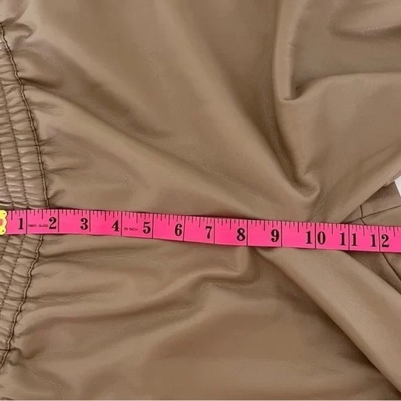 New - Aritzia Babaton Faux Leather Jogger Pant in Iced Latte Size M - Picture 13 of 14